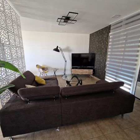 Villa Avec Piscine Sans Vis-A-Vis Caux-et-Sauzens ภายนอก รูปภาพ