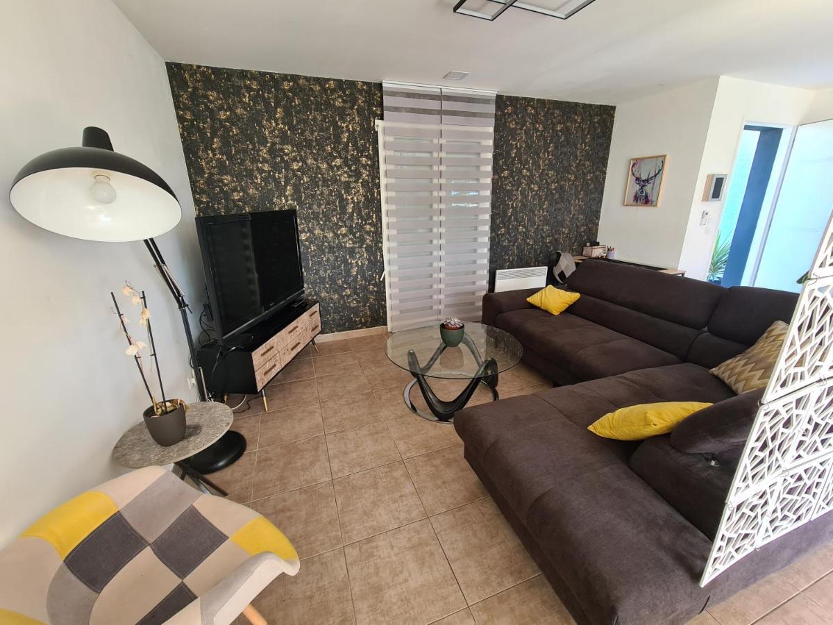 Villa Avec Piscine Sans Vis-A-Vis Caux-et-Sauzens ภายนอก รูปภาพ